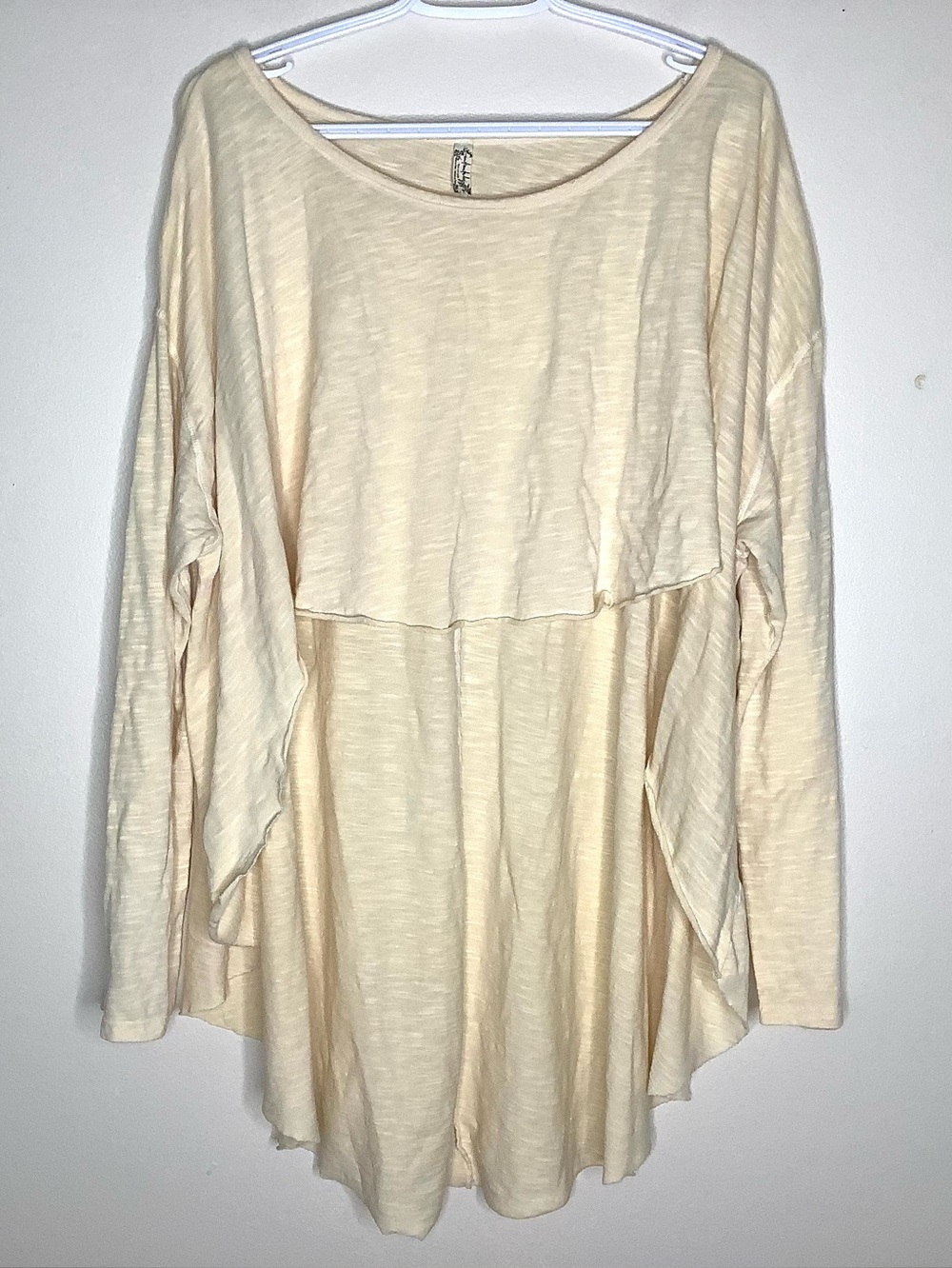 < Free People Cream Oversized High-Low Long Sleeve Top >